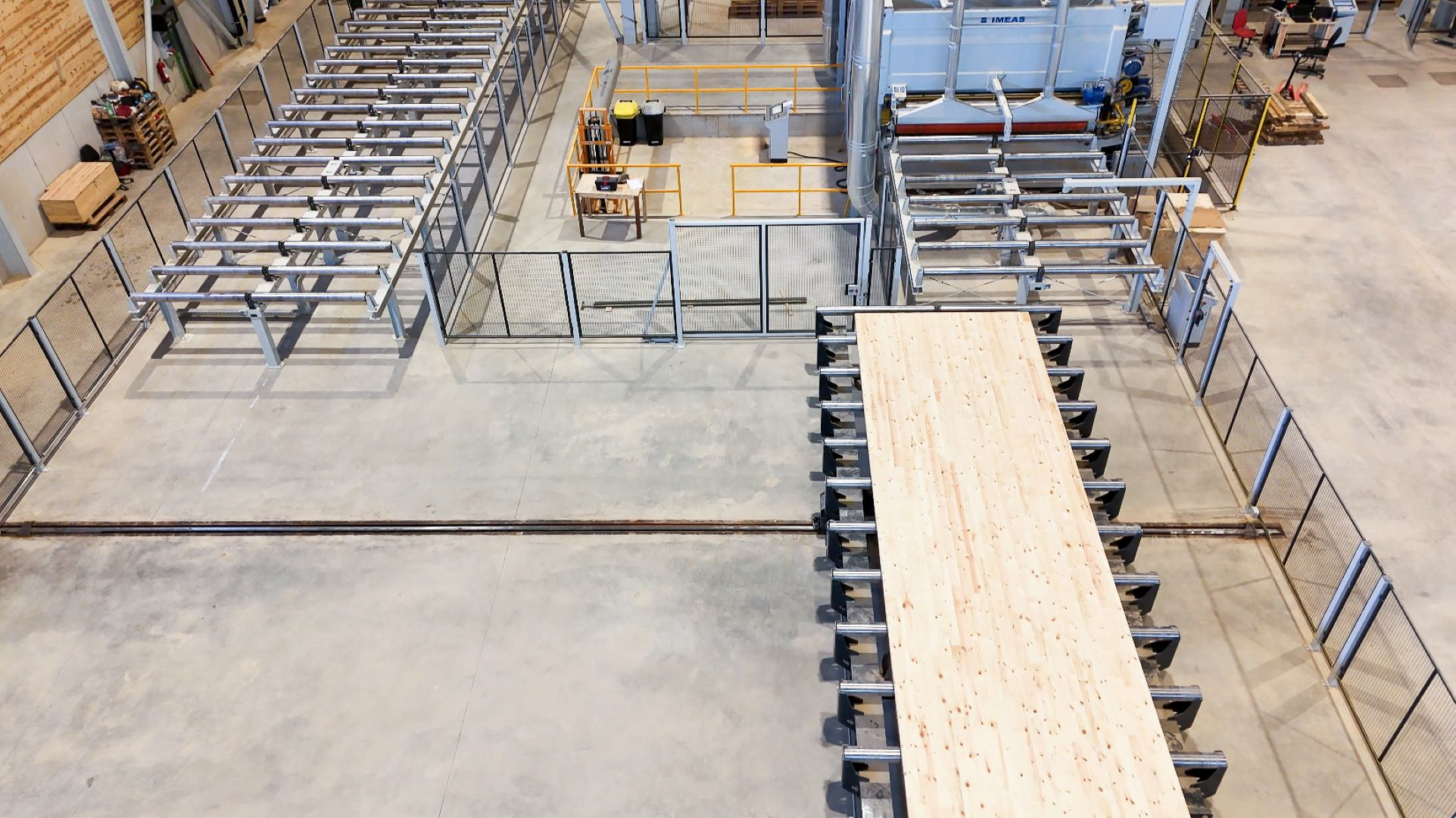 CLT-Shuttle (Cross-Transport System)